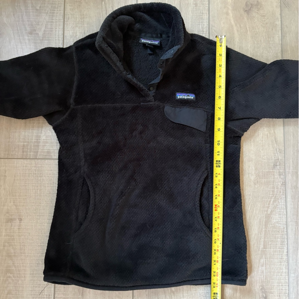 Patagonia women’s Re-Tool Black Fleece Jacket - Picture 4 of 4